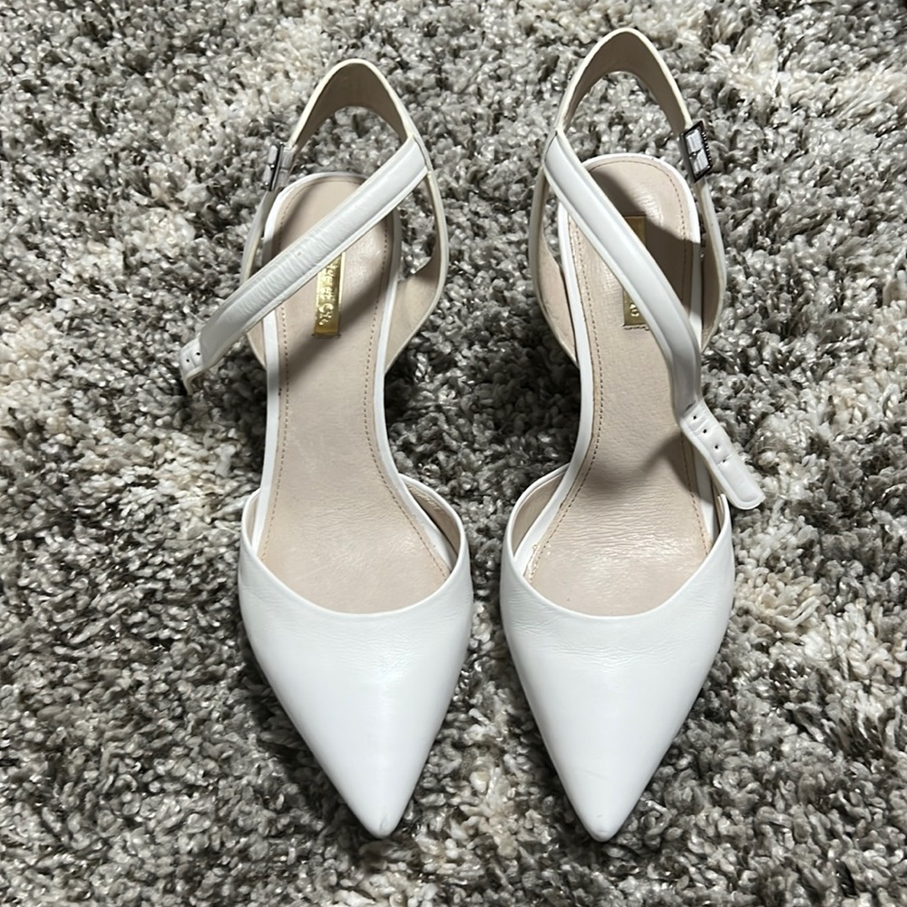 Beautiful elegant white shoes for any formal event size 10